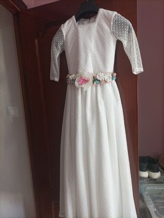 Vestido de comunión blanco con flores 