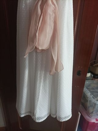 Vestido de comunión blanco con flores 
