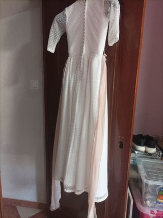 Vestido de comunión blanco con flores 