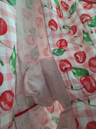 Vestido de verano Mingala con estampado de cerezas