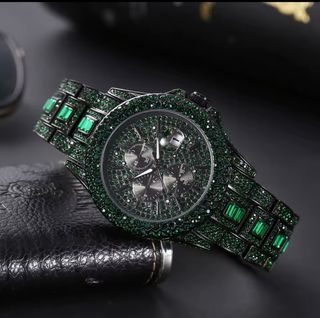 Reloj de Lujo con Cristales Verdes
muy boniTa 