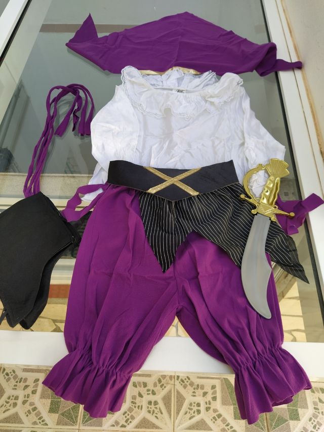 2 Disfraces Pirata Talla 3/4. 12€ dos