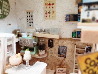 Caja Miniatura Cafetería/Librería con Luz