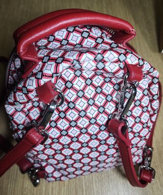 Bonita mochila de la marca MK Martina K, con diseñ
