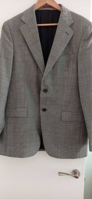 Americana de cuadros gris