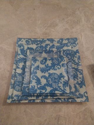 4 piatti decorativi blu e bianchi