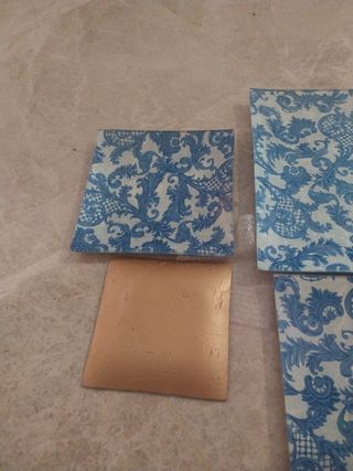 4 piatti decorativi blu e bianchi