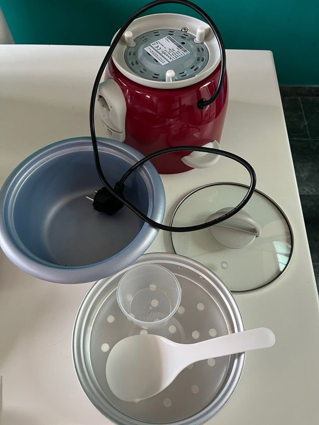 Arrocera Oster Roja con Vaporera