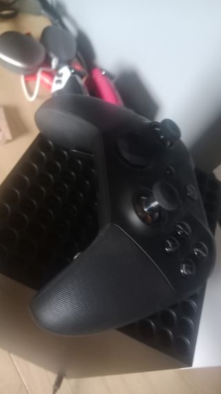 Xbox Series X con Mando Pro Elite