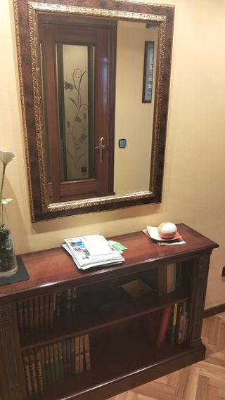 Mueble de entrada con espejo