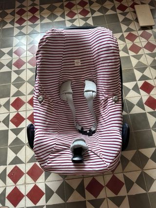 Maxi-Cosi Pebble + 2 fundas