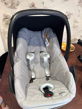 Maxi-Cosi Pebble + 2 fundas