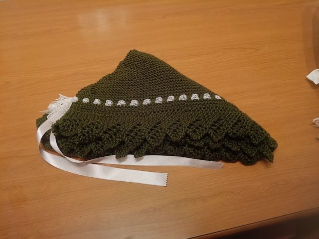 Eskuz egindako tokilla/ Toquilla hecha a mano