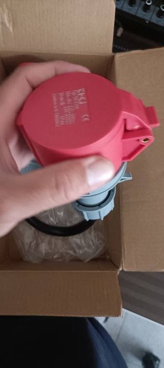 Ficha Industrial 5 pin Vermelha