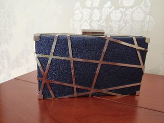 Bolso de fiesta azul y plateado