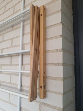 Tendedero plegable de madera y metal