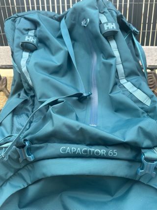 Mochila Helly Hansen 65L azul turquesa y negra