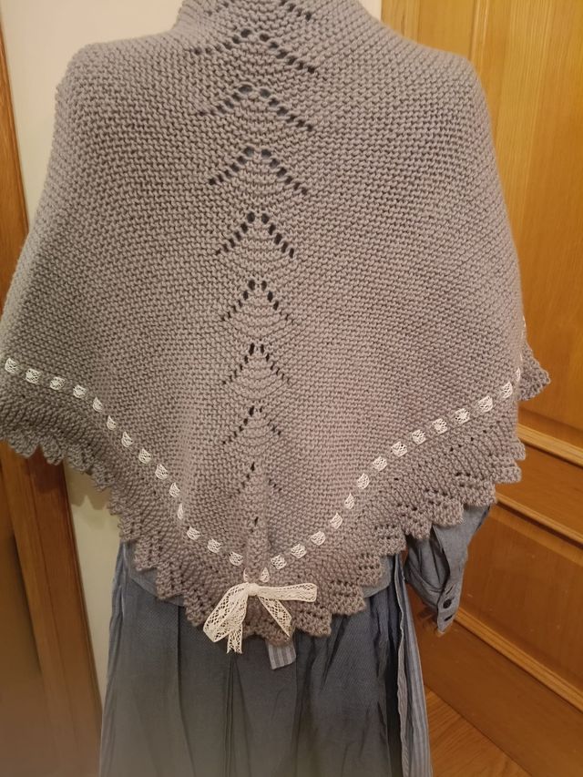 Eskuz egindako tokilla/ Toquilla hecha a mano