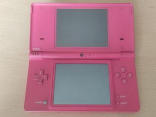 Nintendo DSi rosa fucsia