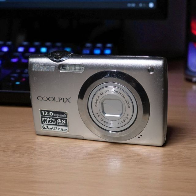 Nikon Coolpix S3000 Cámara Digital Plata