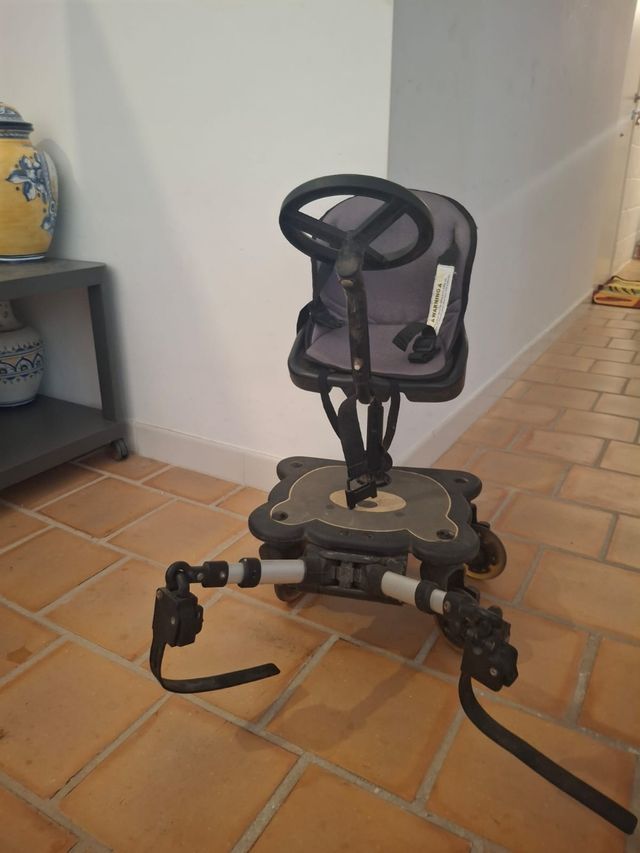 Plataforma con asiento para cochecito