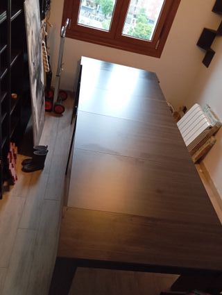 Mesa extensible comedor gris oscuro madera