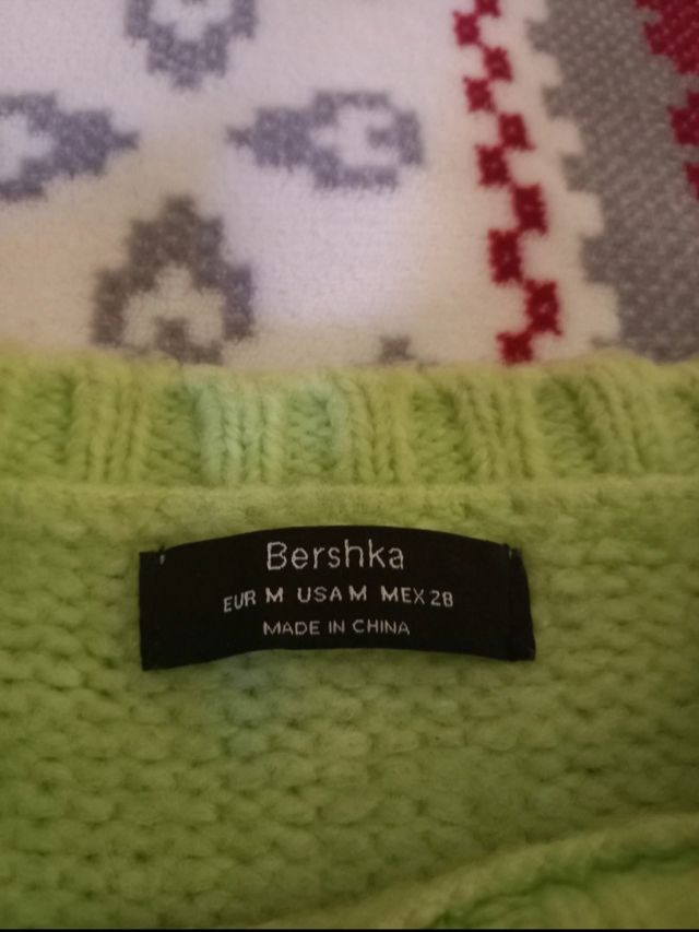 Jersey Bershka verde talla M