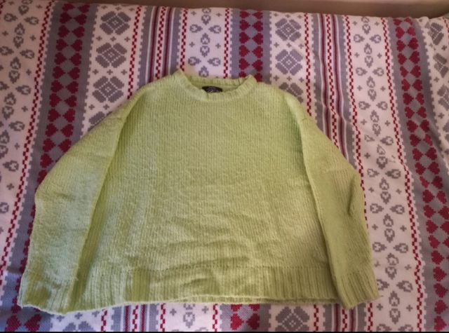 Jersey Bershka verde talla M