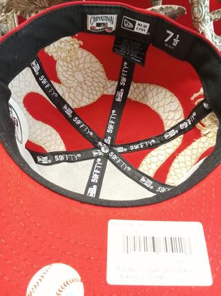 Gorra New Era 59Fifty Roja Bordada
Talla 7.1/2