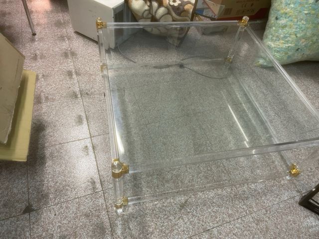 Mesa de centro doble cristal y metal dorado