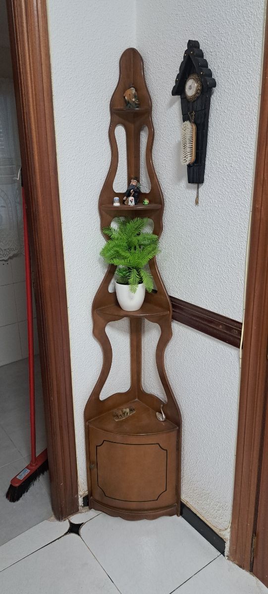 Mueble esquinero de madera mazizo