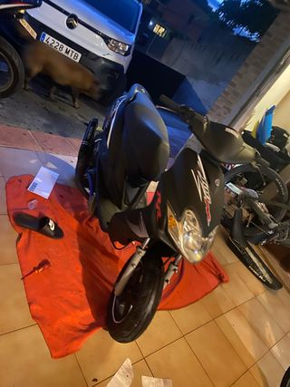 Yamaha Jog restaurada estética y motor