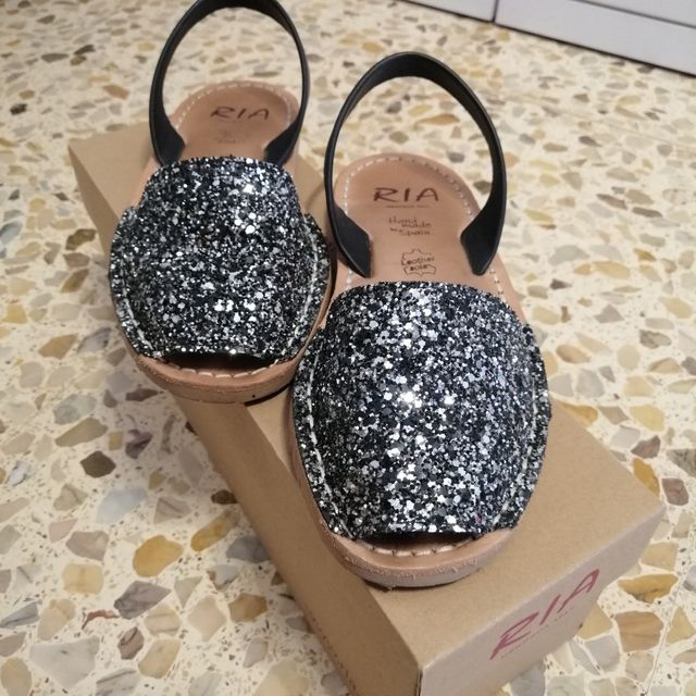 Abarcas Ria T34 negras brillantes