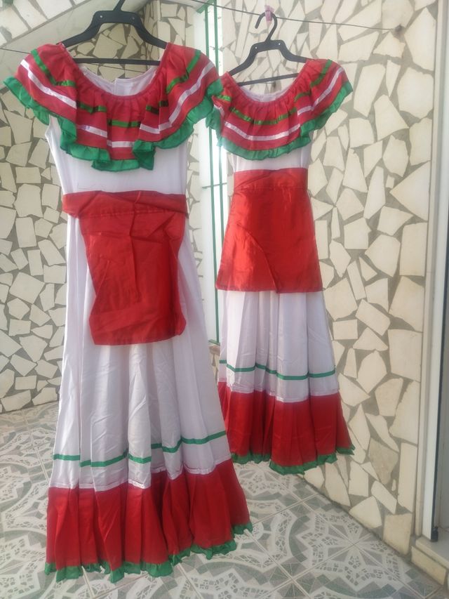 2 Disfraces Mexicanos Talla 7/9 20€ dos con sombre