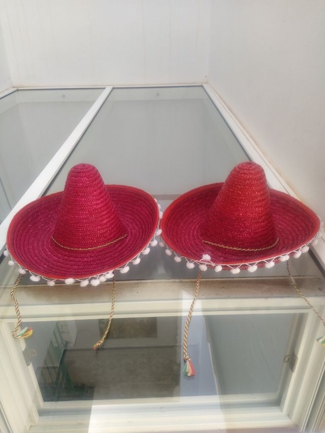 2 Disfraces Mexicanos Talla 7/9 20€ dos con sombre