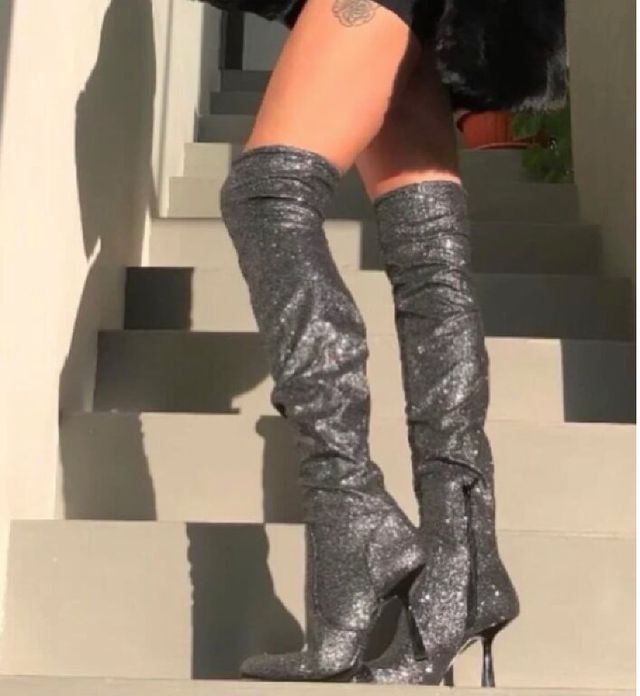 Botas mosqueteras altas Zara glitter plateadas