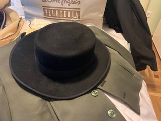 Traje de romería verde