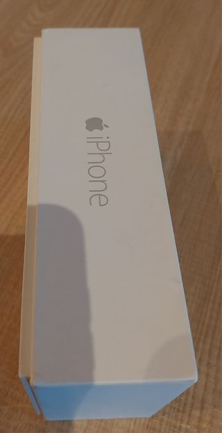 Caja iPhone 6 con manuales y pegatinas