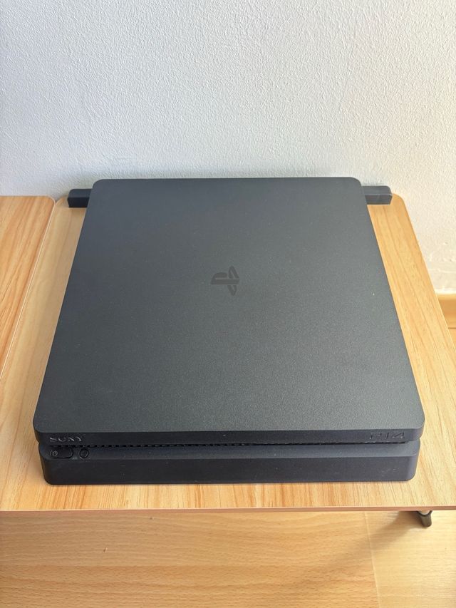 PS4 (Playstation 4) Negra