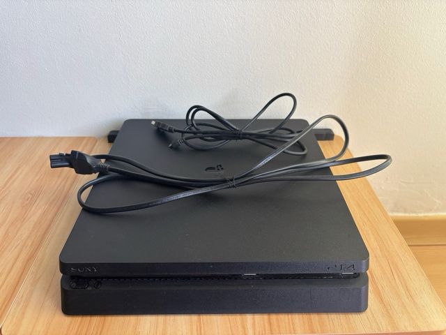 PS4 (Playstation 4) Negra