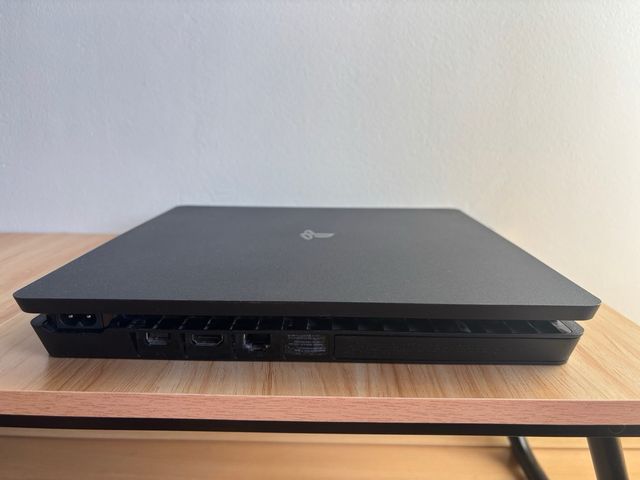 PS4 (Playstation 4) Negra