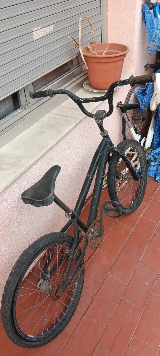Bicicleta BMX Monty Negra