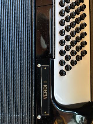 Acordeón Hohner Verdi I 80 bajos