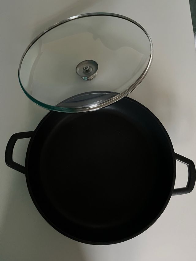 Cacerola Castey Negra con Tapa de Cristal