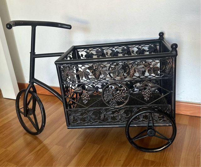 Carro decorativo de metal