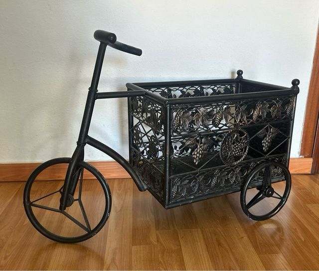 Carro decorativo de metal