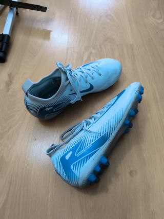 Zapatillas de tacos Nike azules y blancas