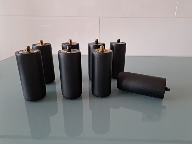 Patas de  madera cilindricas negras