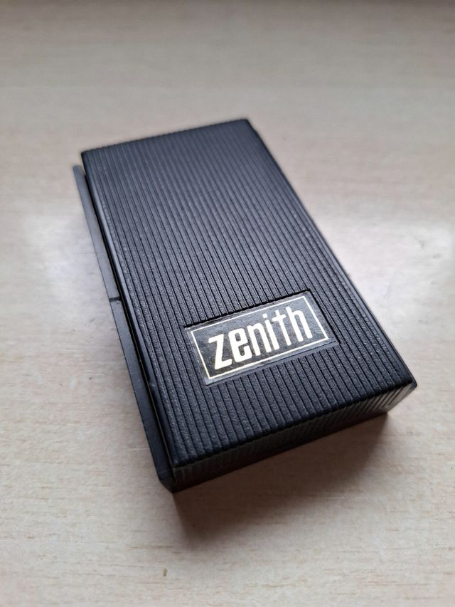 Encendedor Zenith 222 Dorado