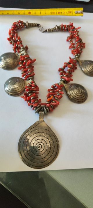 Collar Coral y Plata con Colgante